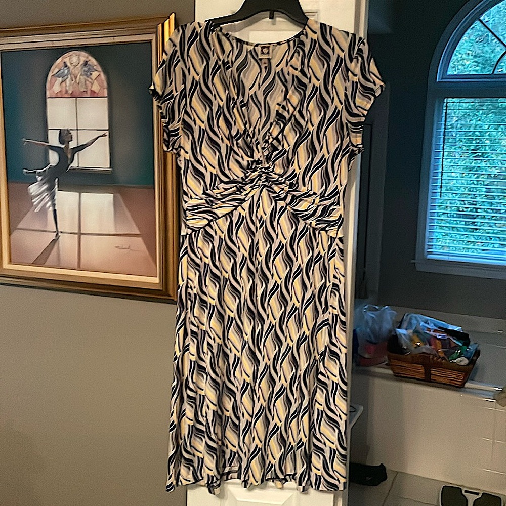 Anne Klein multicolored dress with yellow blue and black design. ￼